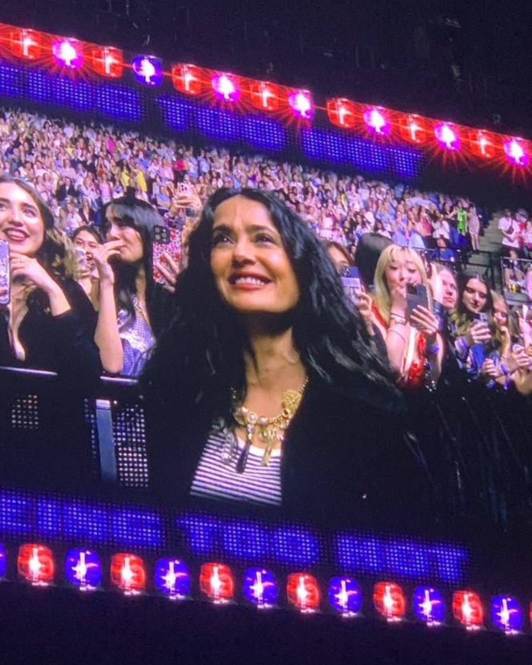 Sabrina y Salma Hayek