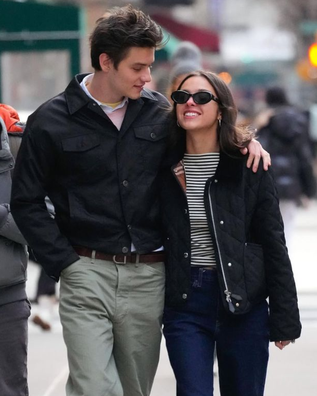 Olivia y Louis Partridge 3