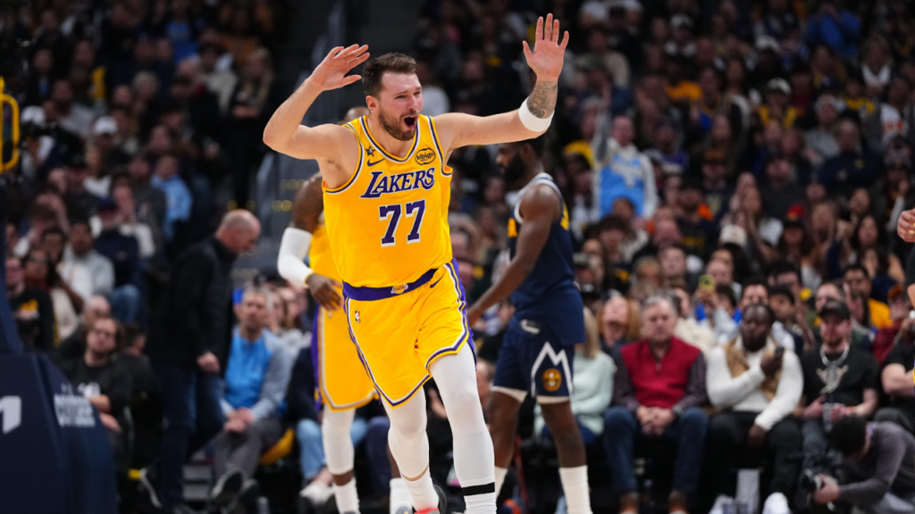 Luka Doncic guía la remontada de Lakers ante Nuggets con un triple ...