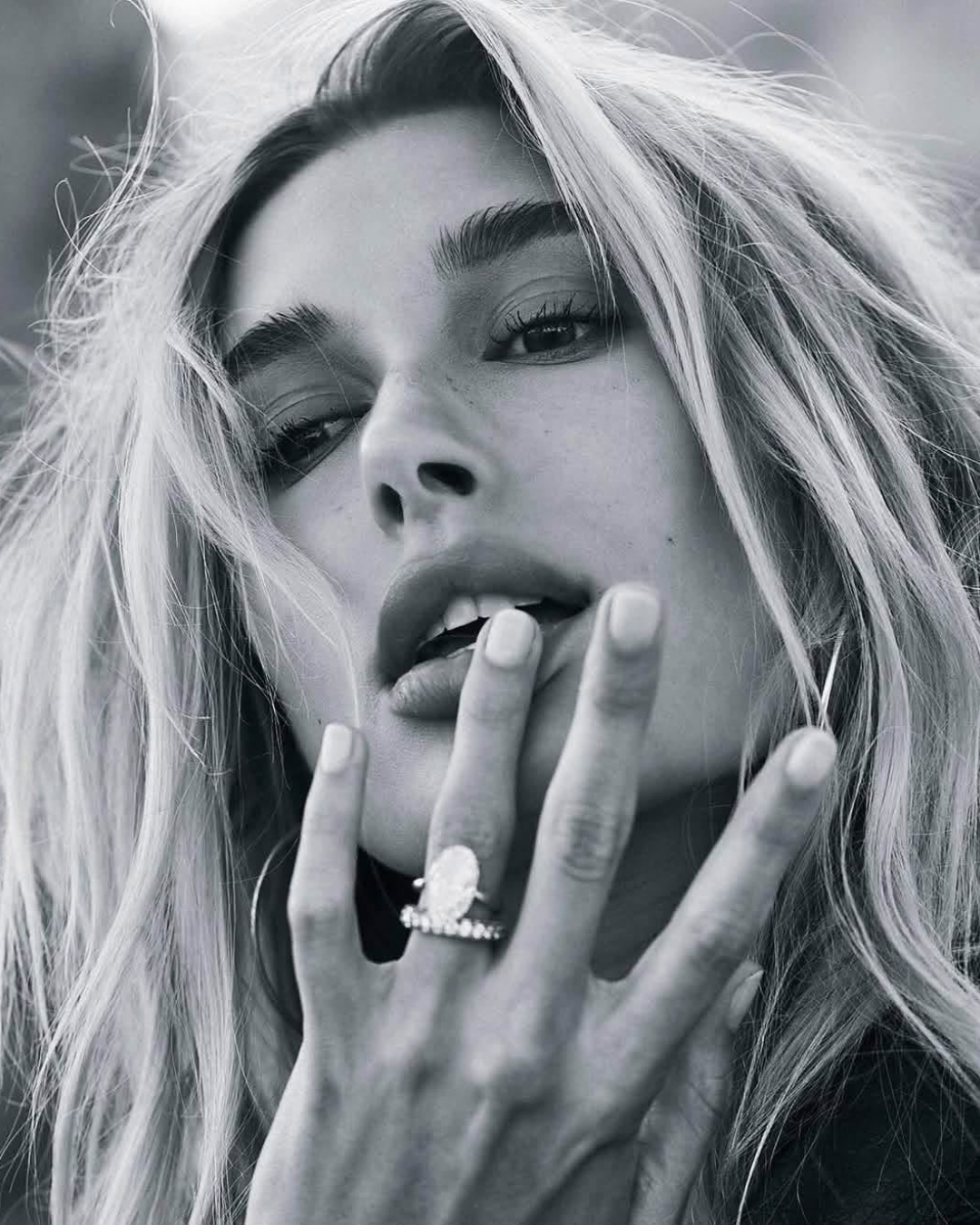 Hailey Bieber 2